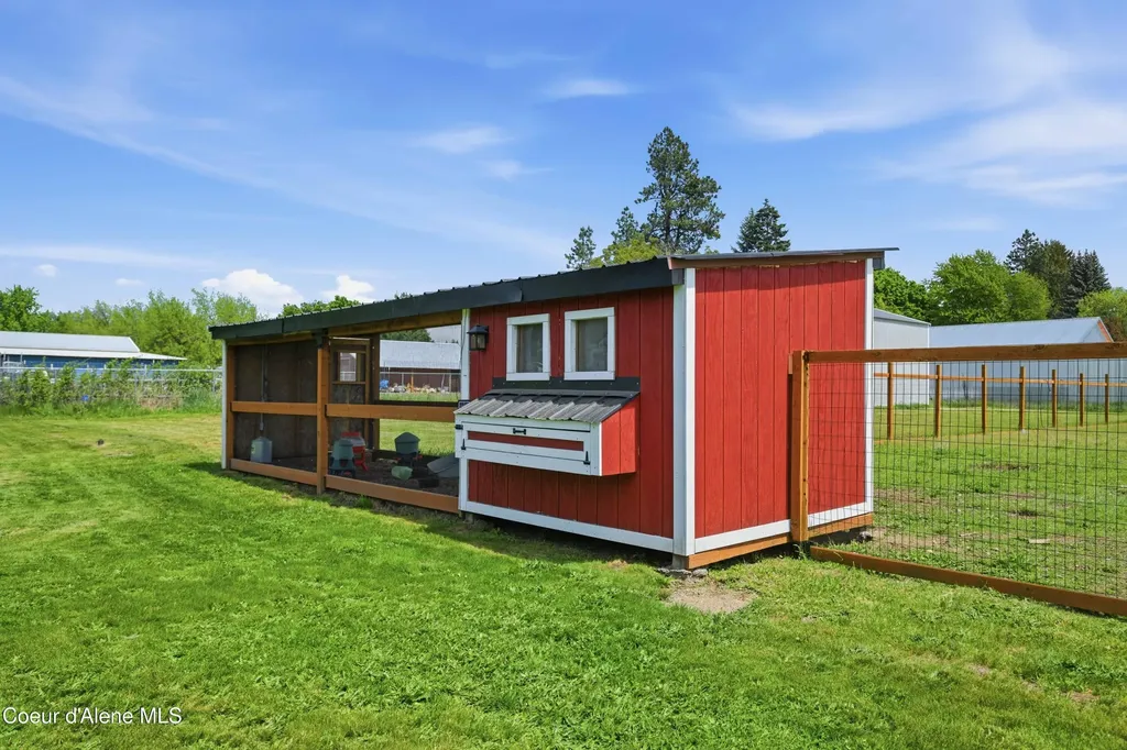 7464 N 4th Street Dalton Gardens ID 83815