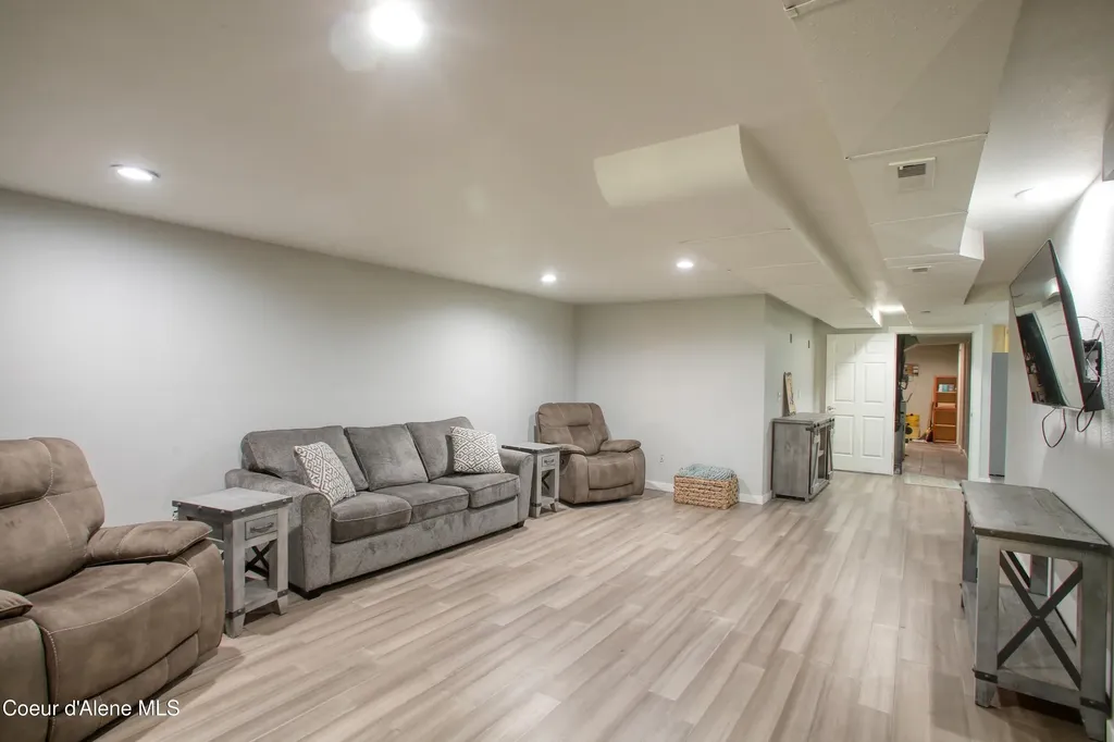 31582 E Hayden Lake Road Hayden ID 83835