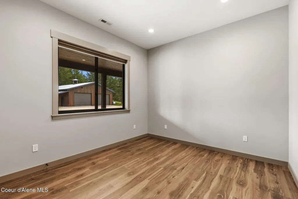 1520 Wrenco Loop Road Sandpoint ID 83864