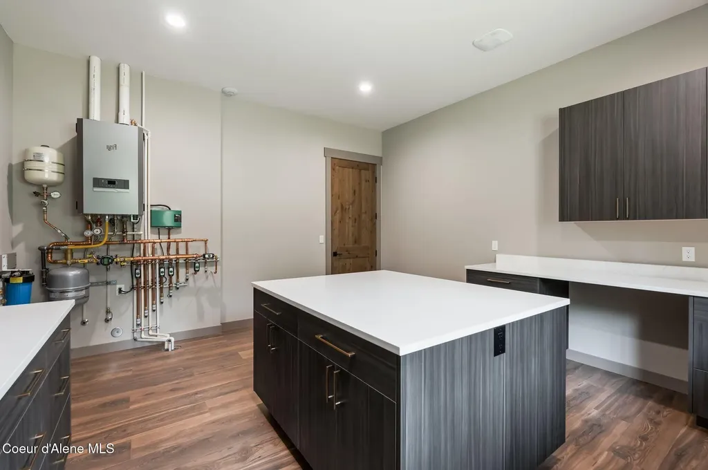 1520 Wrenco Loop Road Sandpoint ID 83864