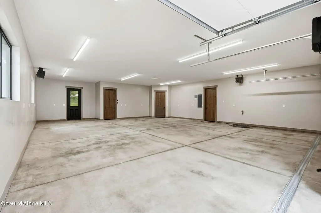 1520 Wrenco Loop Road Sandpoint ID 83864