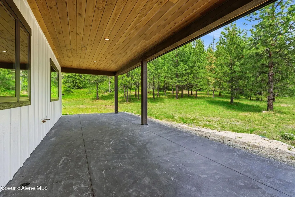 1520 Wrenco Loop Road Sandpoint ID 83864