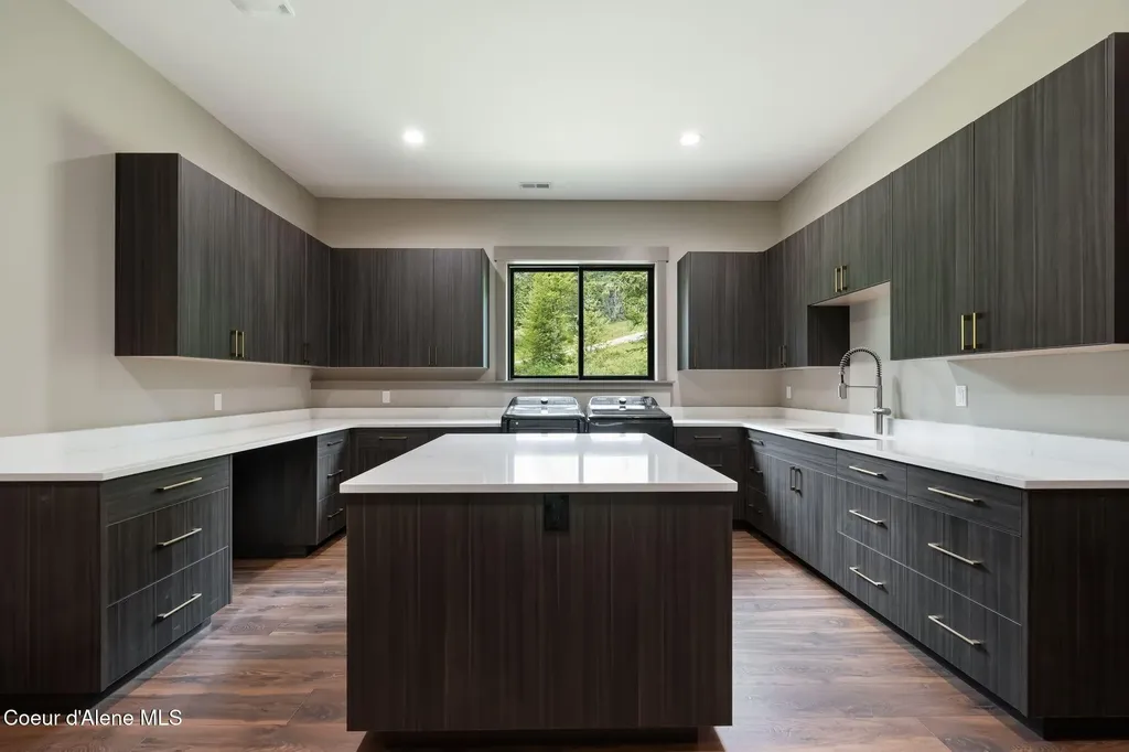 1520 Wrenco Loop Road Sandpoint ID 83864