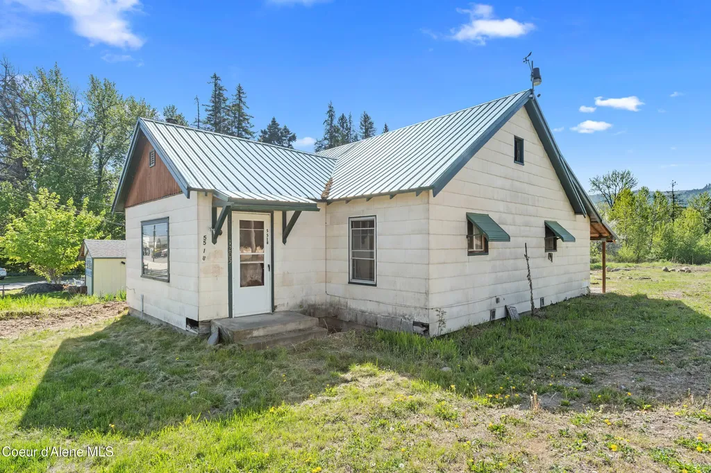5518 Us-2 Priest River ID 83856