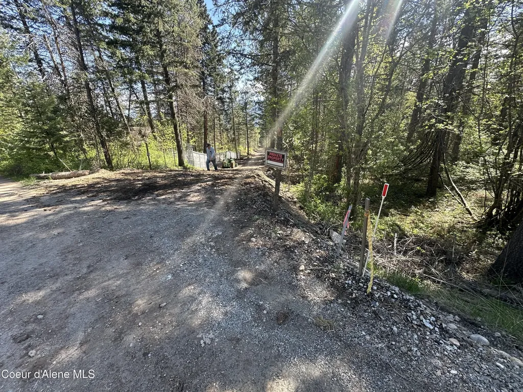1427 Roop Road Cocolalla ID 83813