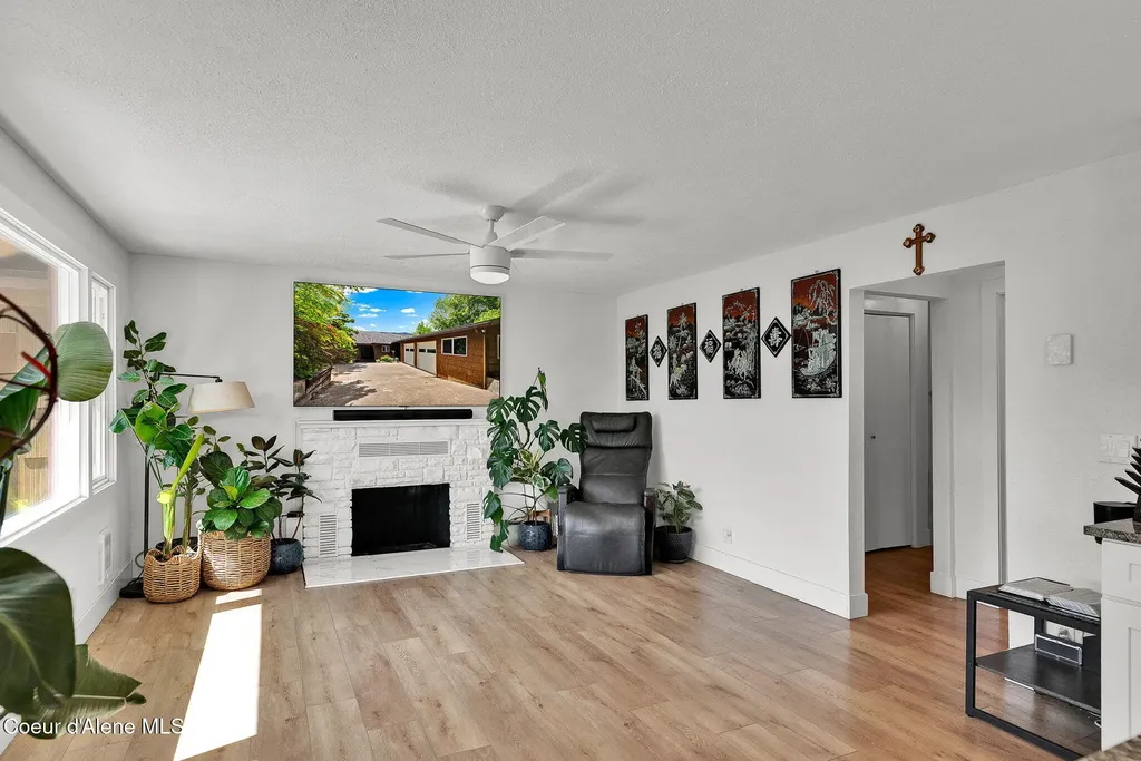 17454 E North Shore Lane Bayview ID 83803