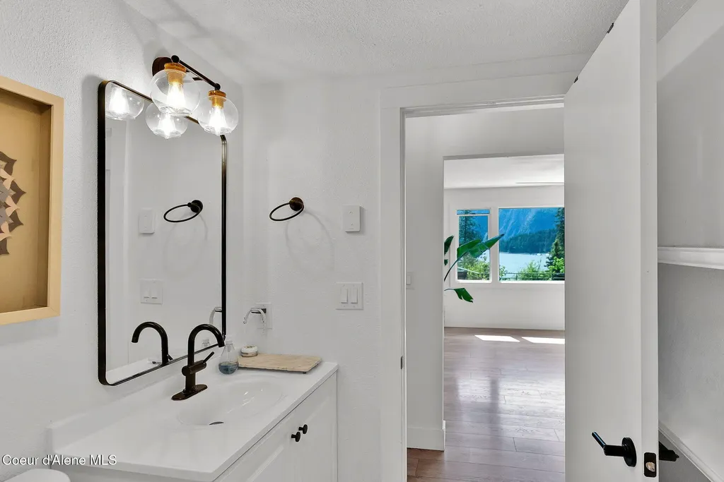 17454 E North Shore Lane Bayview ID 83803