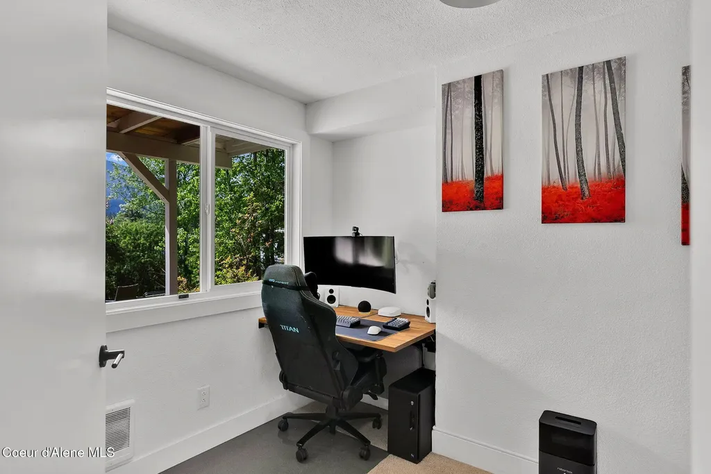 17454 E North Shore Lane Bayview ID 83803