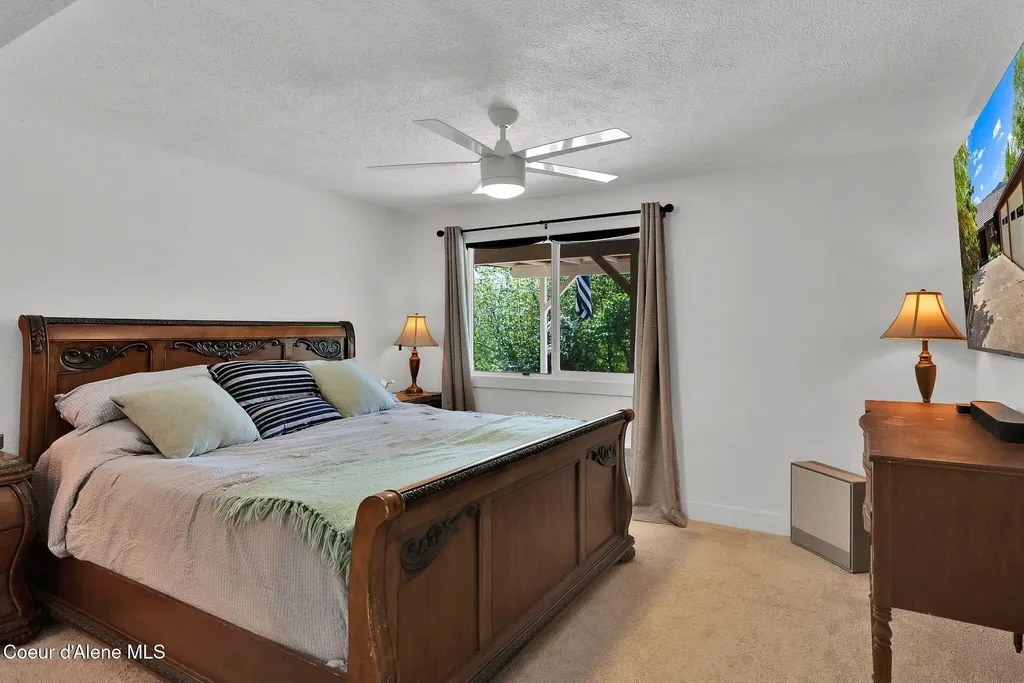 17454 E North Shore Lane Bayview ID 83803