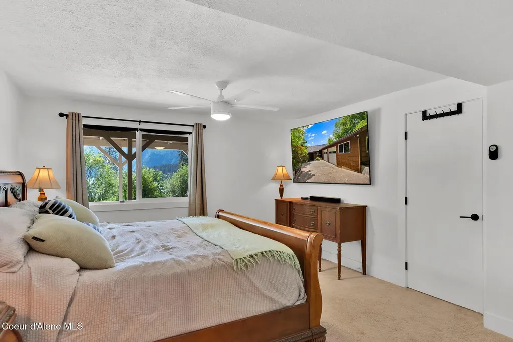 17454 E North Shore Lane Bayview ID 83803