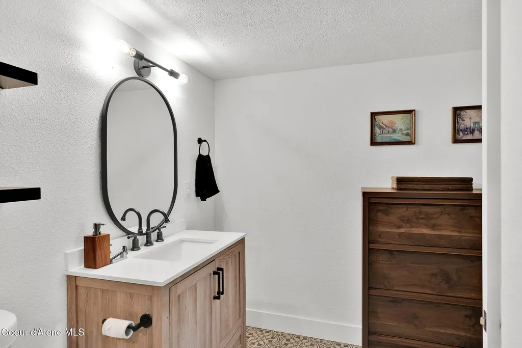 17454 E North Shore Lane Bayview ID 83803