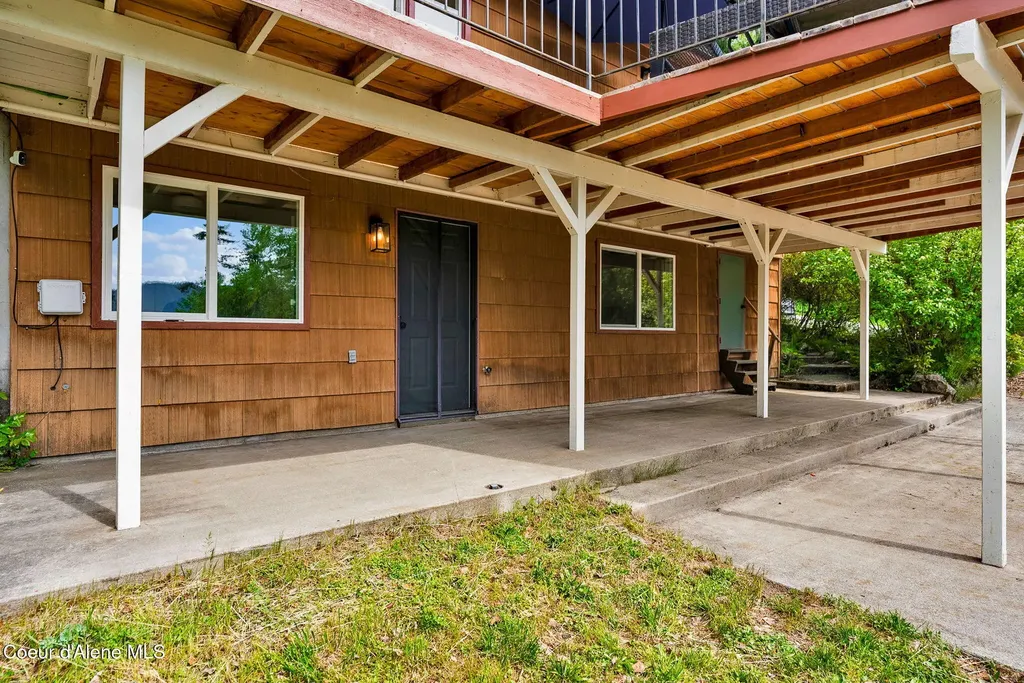 17454 E North Shore Lane Bayview ID 83803