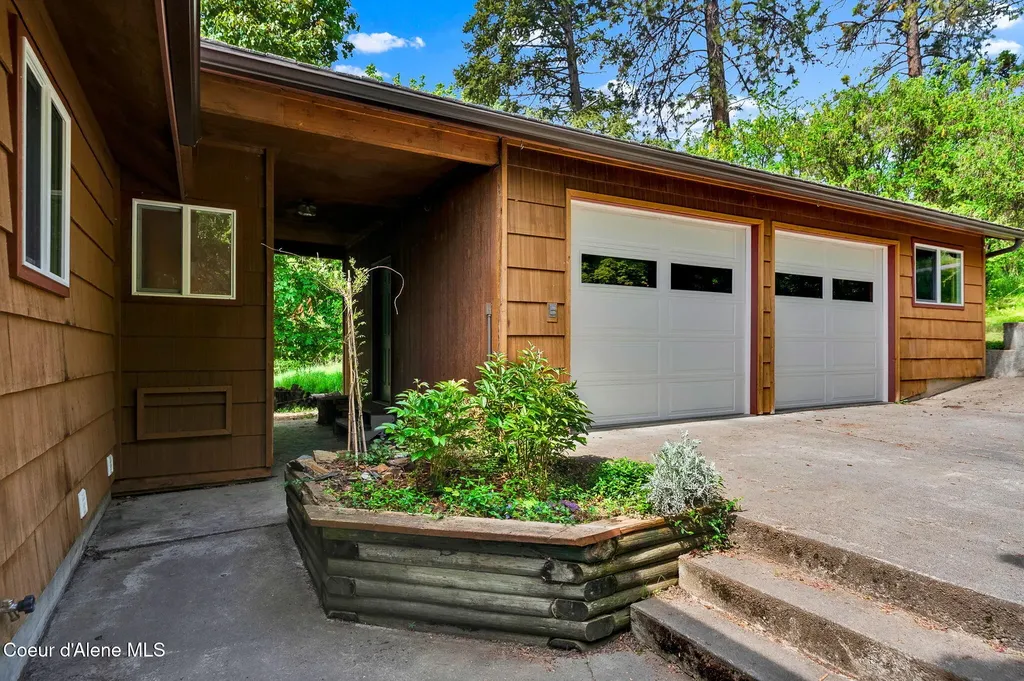 17454 E North Shore Lane Bayview ID 83803