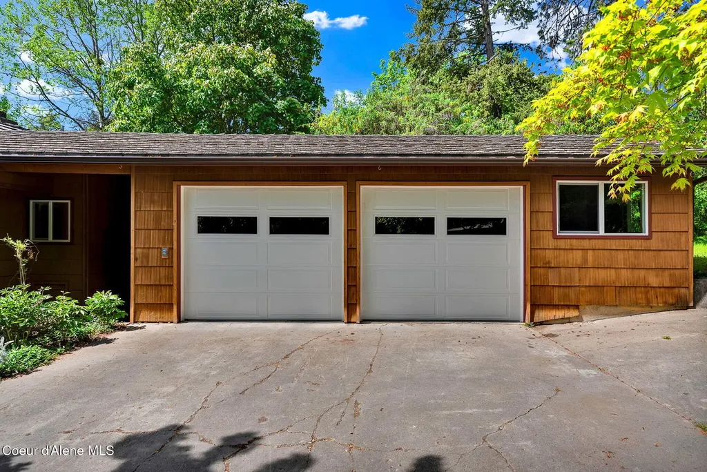 17454 E North Shore Lane Bayview ID 83803