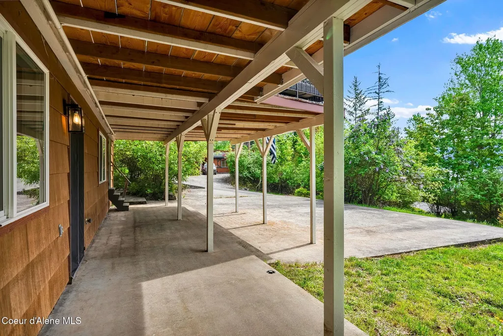 17454 E North Shore Lane Bayview ID 83803