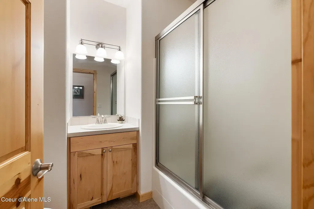 108 Ironwood Drive Blanchard ID 83804