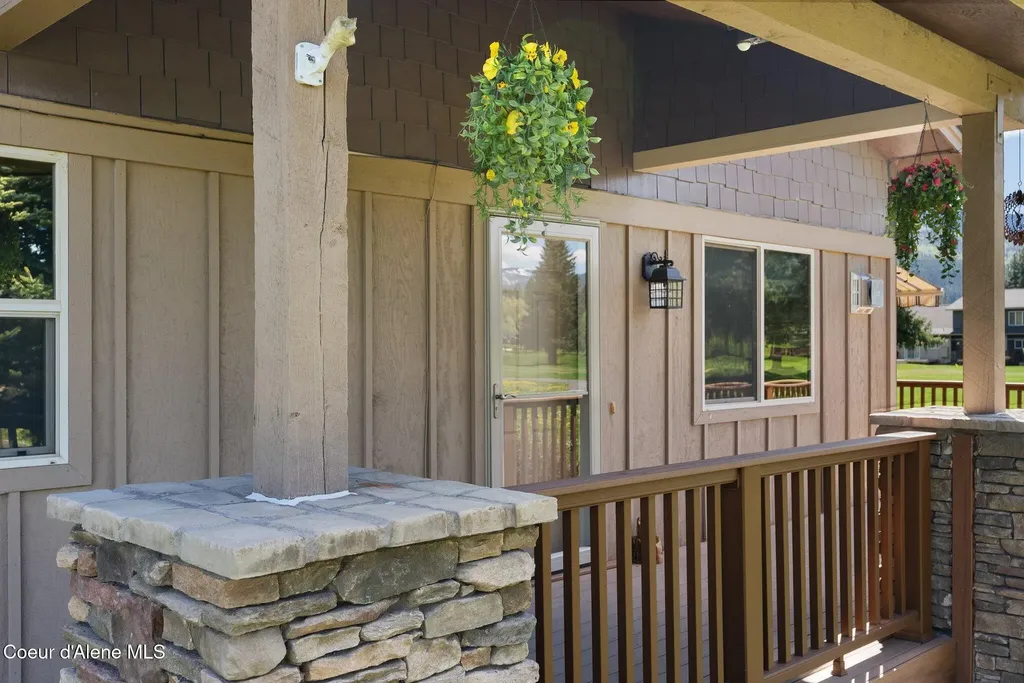108 Ironwood Drive Blanchard ID 83804