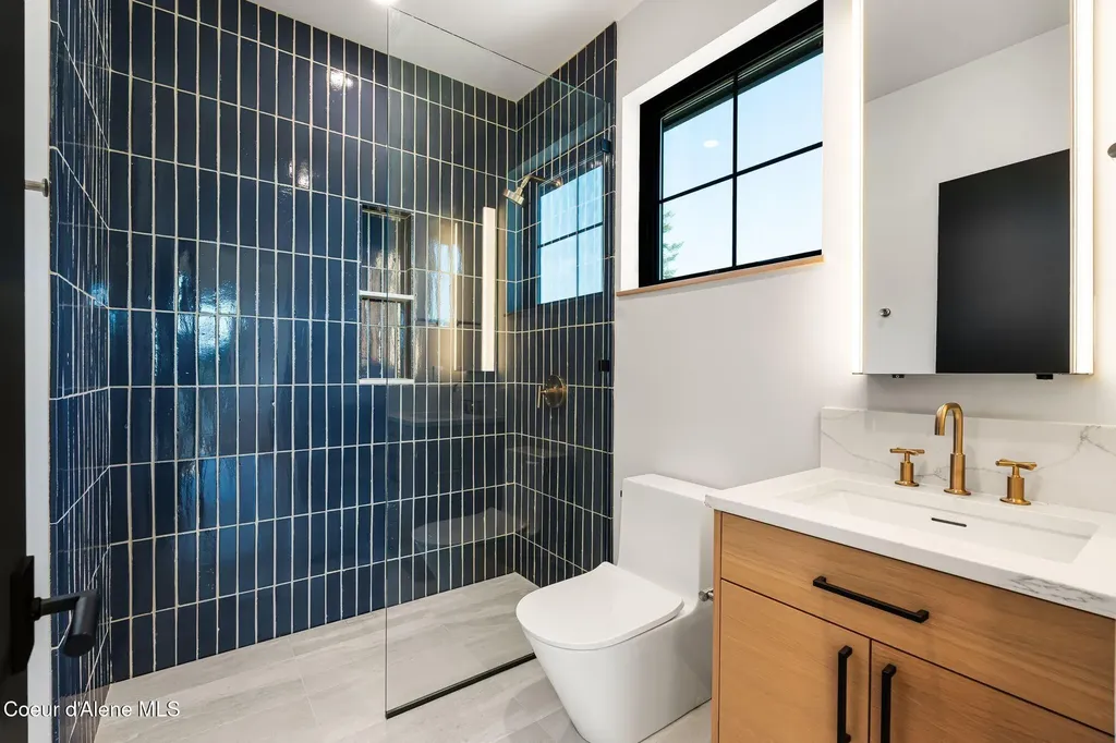 215 W Lake Street Sandpoint ID 83864
