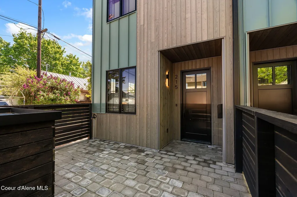 215 W Lake Street Sandpoint ID 83864