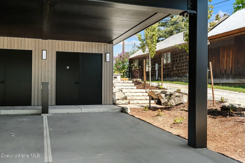 215 W Lake Street Sandpoint ID 83864