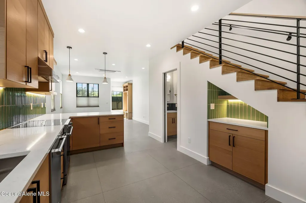 215 W Lake Street Sandpoint ID 83864