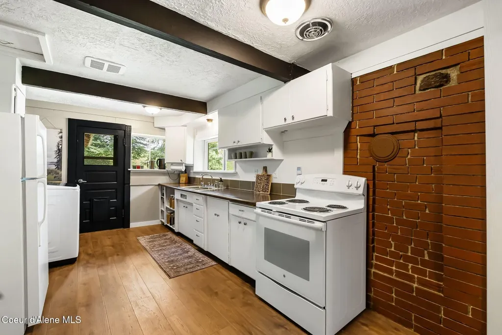 255 Red Alder Road Careywood ID 83809