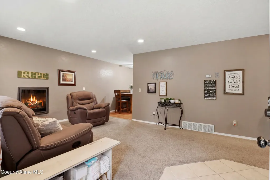 422 E 10th Avenue Post Falls ID 83854