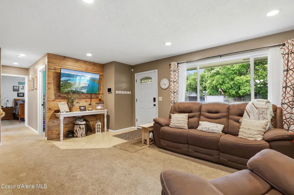 422 E 10th Avenue Post Falls ID 83854