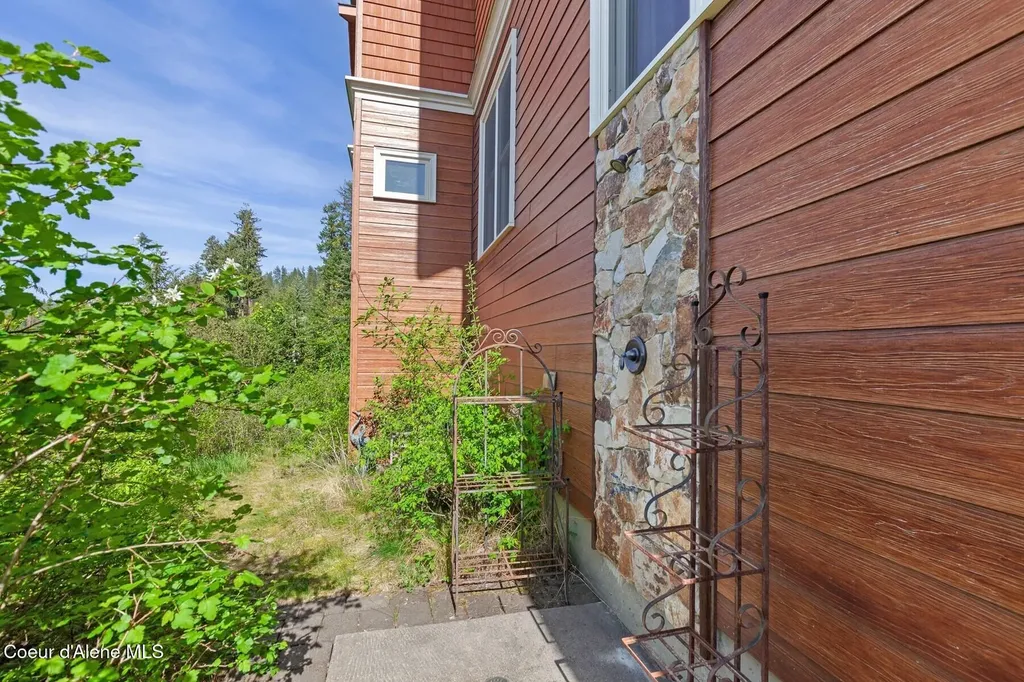 865 E Pine Ridge Drive Harrison ID 83833