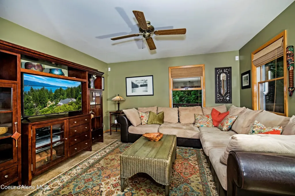 88 Cedarwood Lane Sagle ID 83860