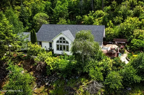 88 Cedarwood Lane Sagle ID 83860