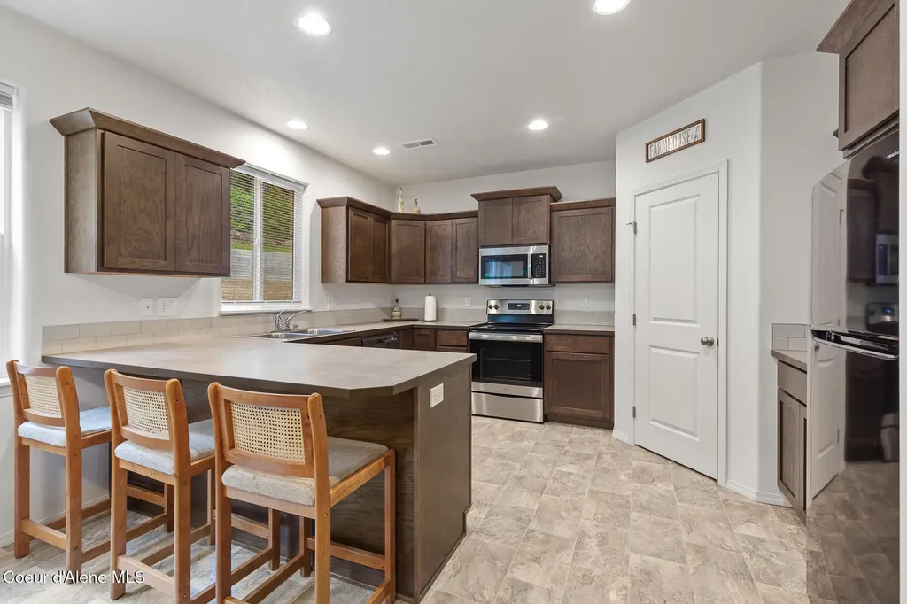 21714 S Lakeview Drive Worley ID 83876