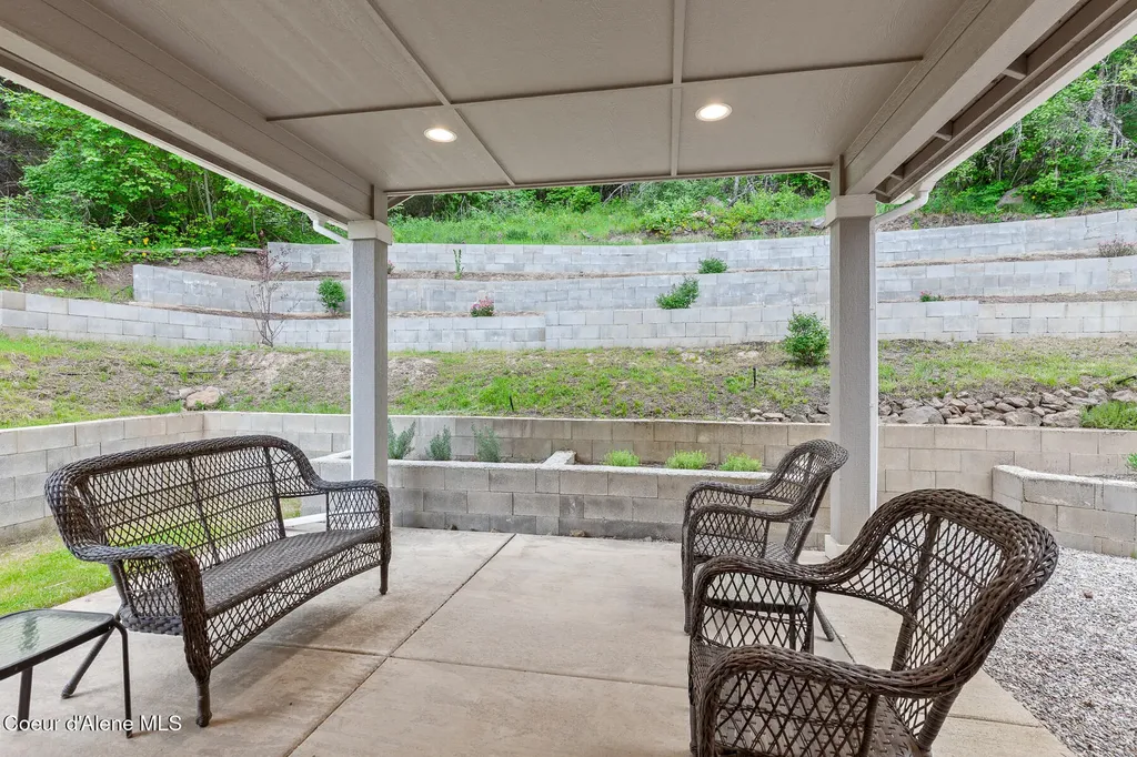 21714 S Lakeview Drive Worley ID 83876