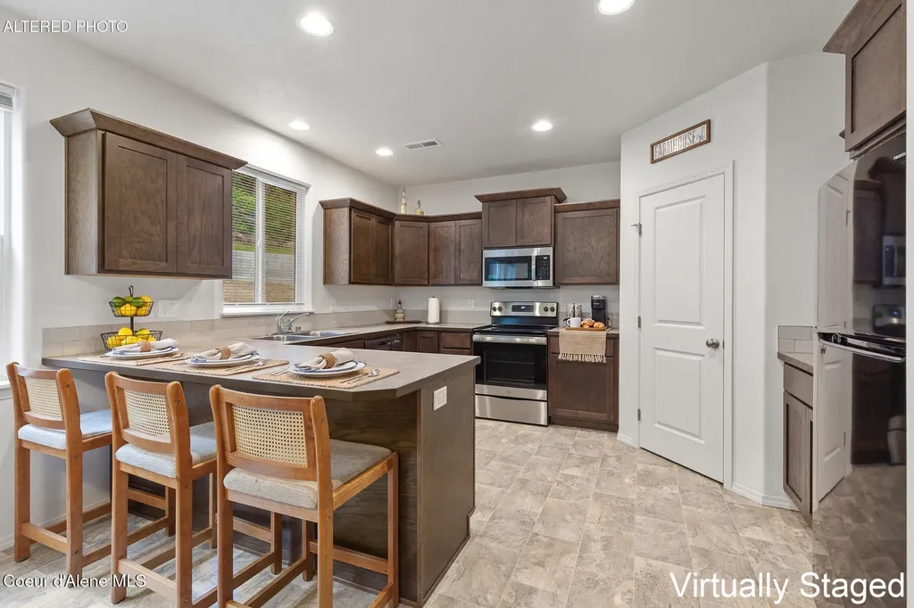 21714 S Lakeview Drive Worley ID 83876