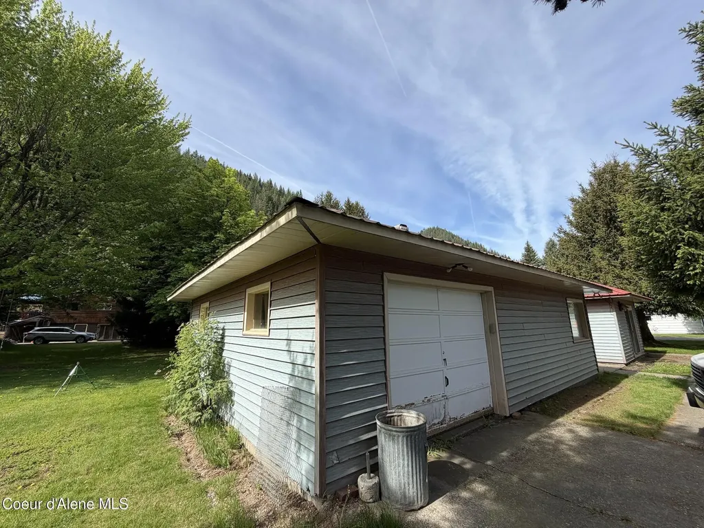 305 E Fir Avenue Osburn ID 83849