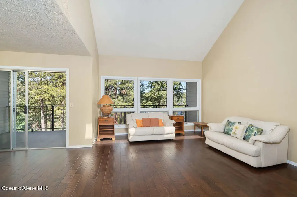 10637 N Friar Drive Hayden ID 83835