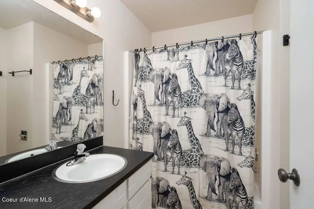 10637 N Friar Drive Hayden ID 83835