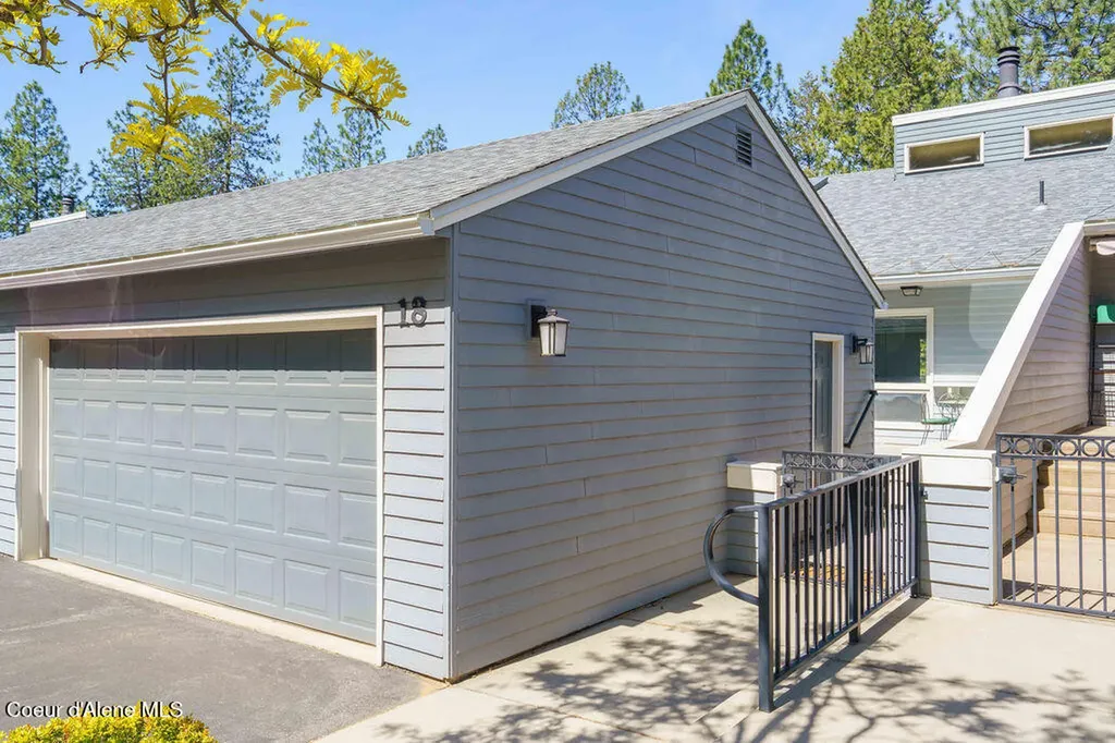 10637 N Friar Drive Hayden ID 83835