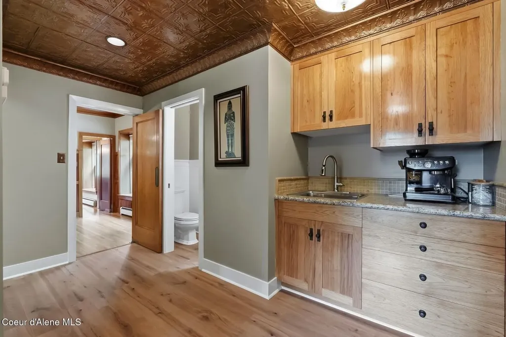 1122 E 20th Avenue Spokane WA 99203