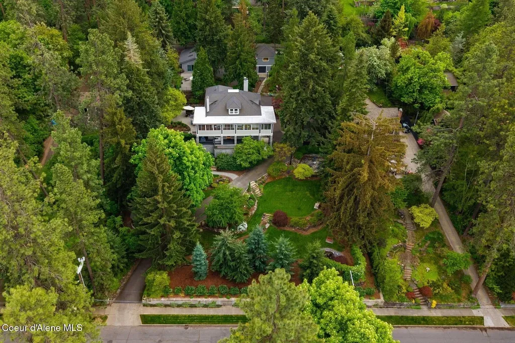 1122 E 20th Avenue Spokane WA 99203