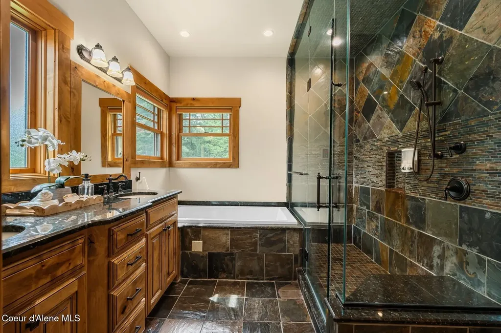 110 Wright Court Sandpoint ID 83864