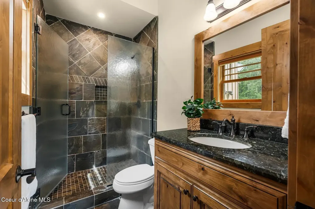 110 Wright Court Sandpoint ID 83864