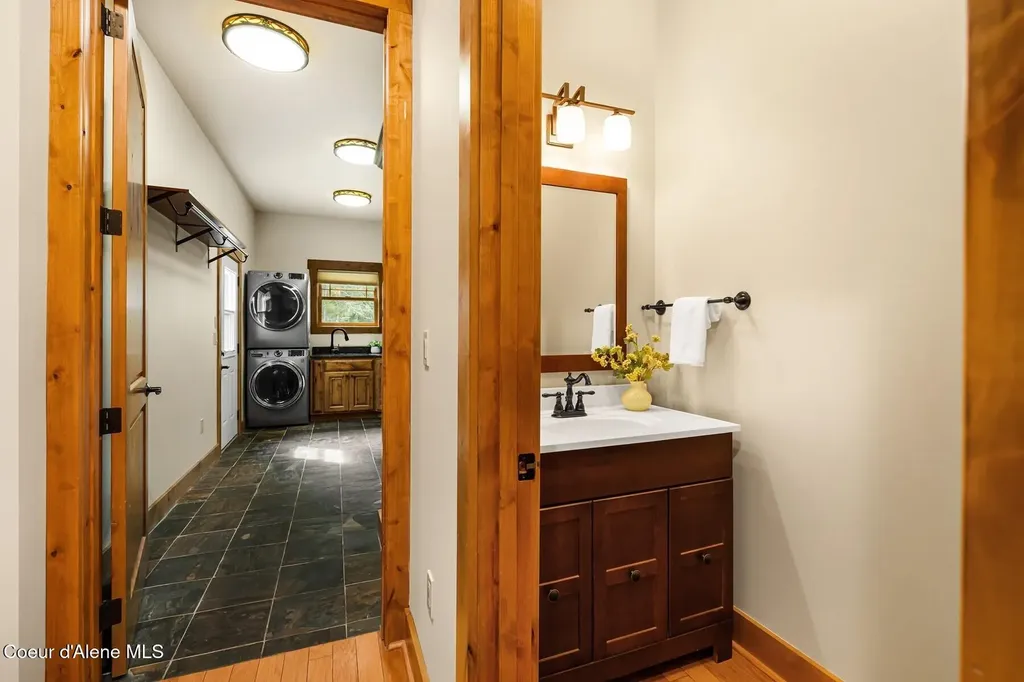 110 Wright Court Sandpoint ID 83864