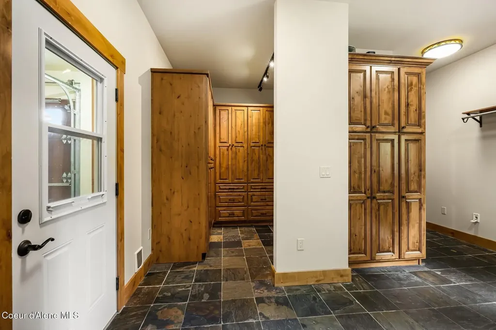110 Wright Court Sandpoint ID 83864