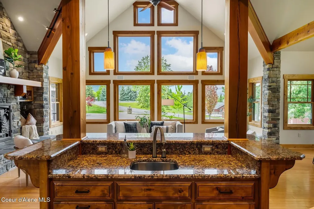 110 Wright Court Sandpoint ID 83864