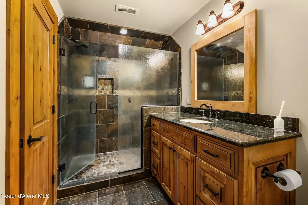 110 Wright Court Sandpoint ID 83864