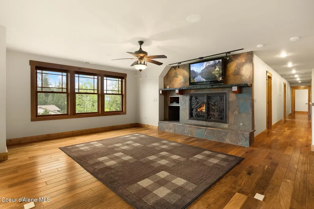 110 Wright Court Sandpoint ID 83864