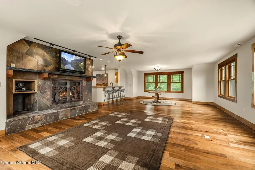 110 Wright Court Sandpoint ID 83864