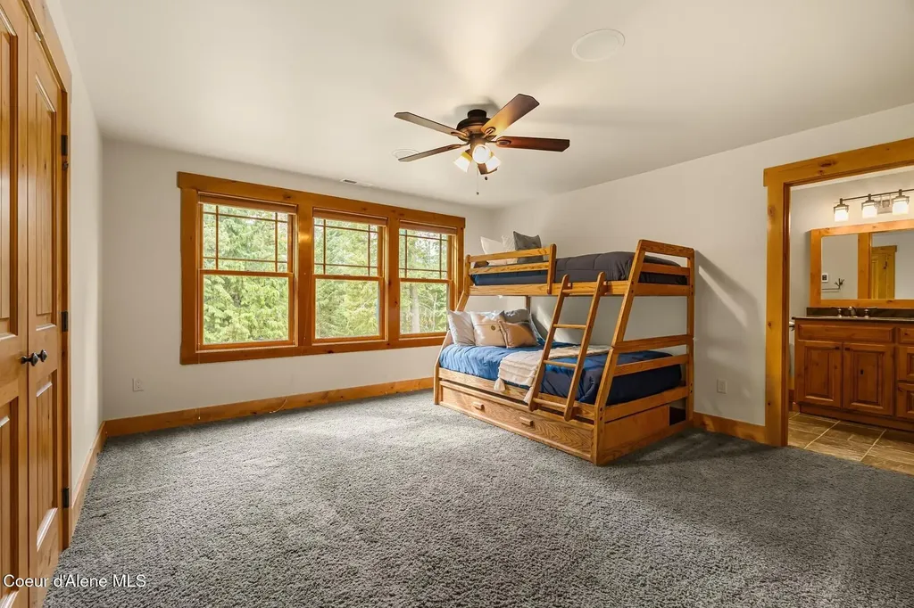 110 Wright Court Sandpoint ID 83864