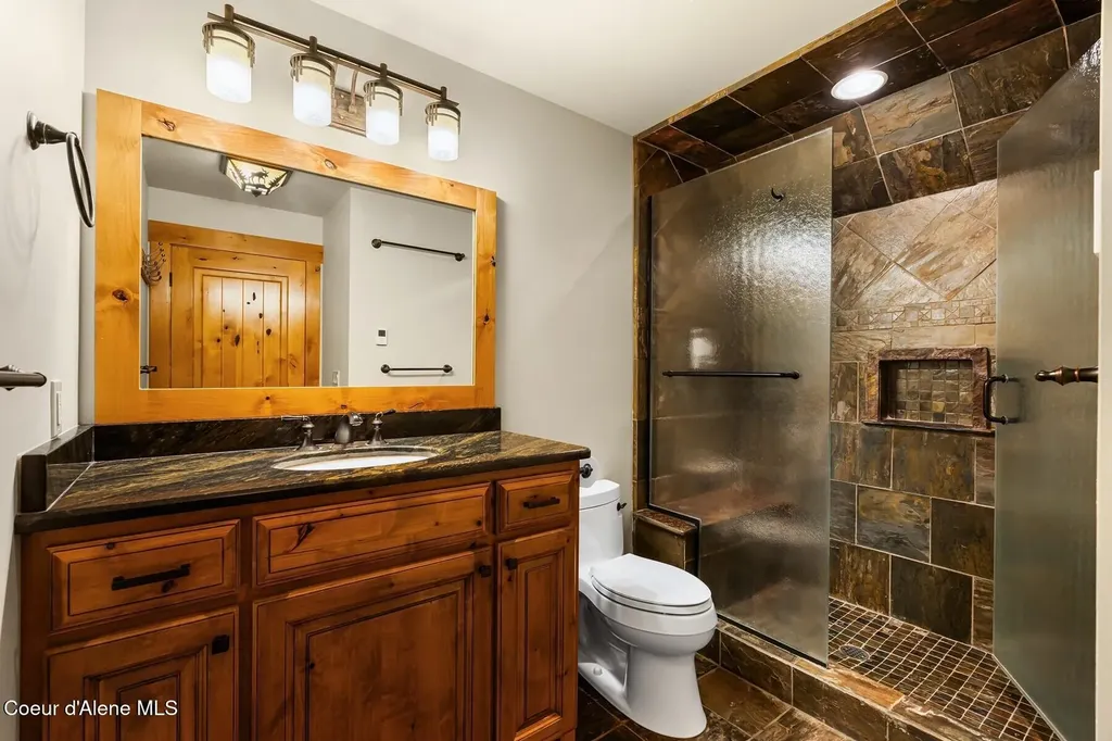 110 Wright Court Sandpoint ID 83864